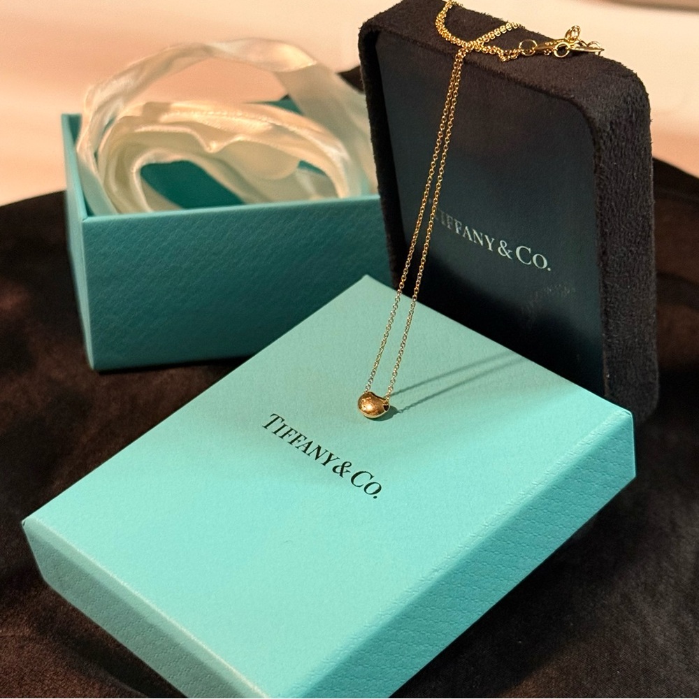 Tiffany & Co. Elsa Peretti® Bean® Pendant in 18k Yellow Gold, 6.5 mm